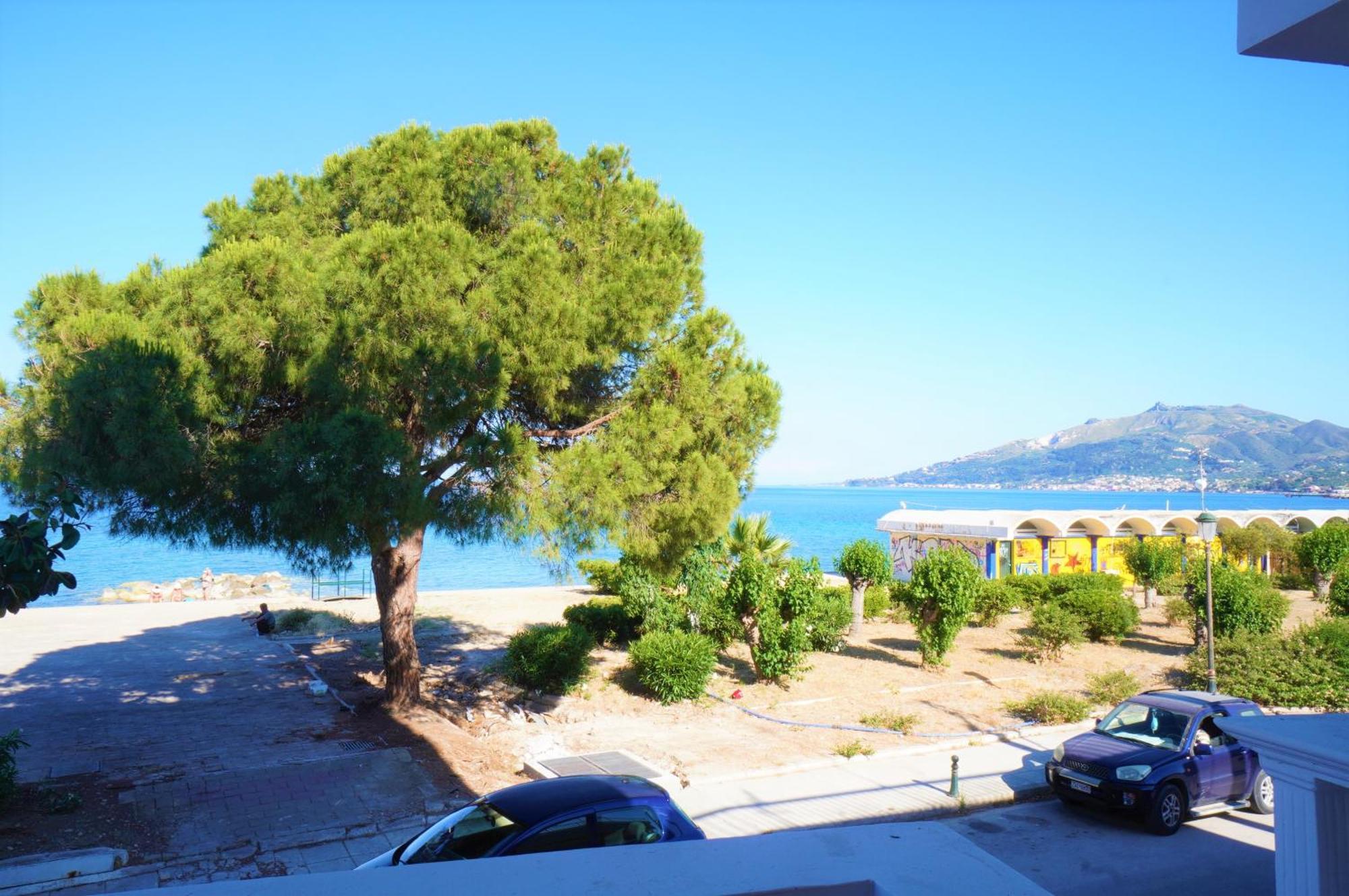 Mandy Seafront Studios Закинтос Номер фото