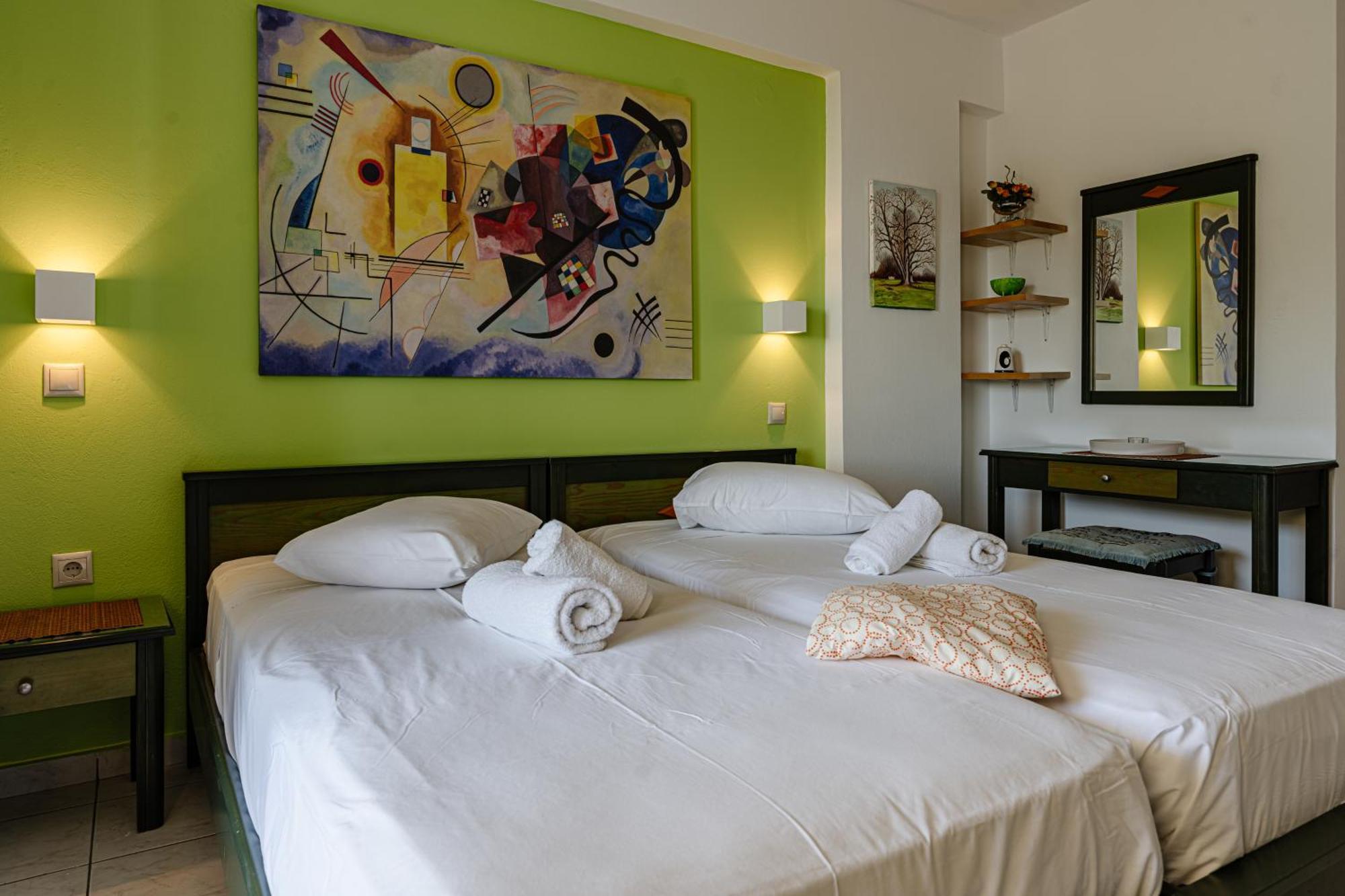 Mandy Seafront Studios Закинтос Номер фото