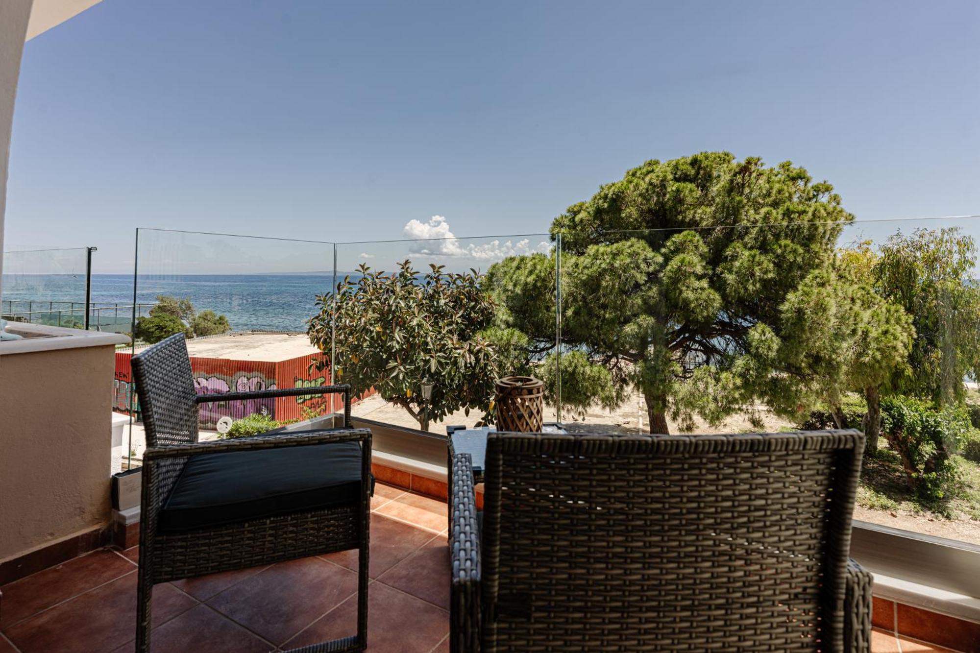 Mandy Seafront Studios Закинтос Номер фото