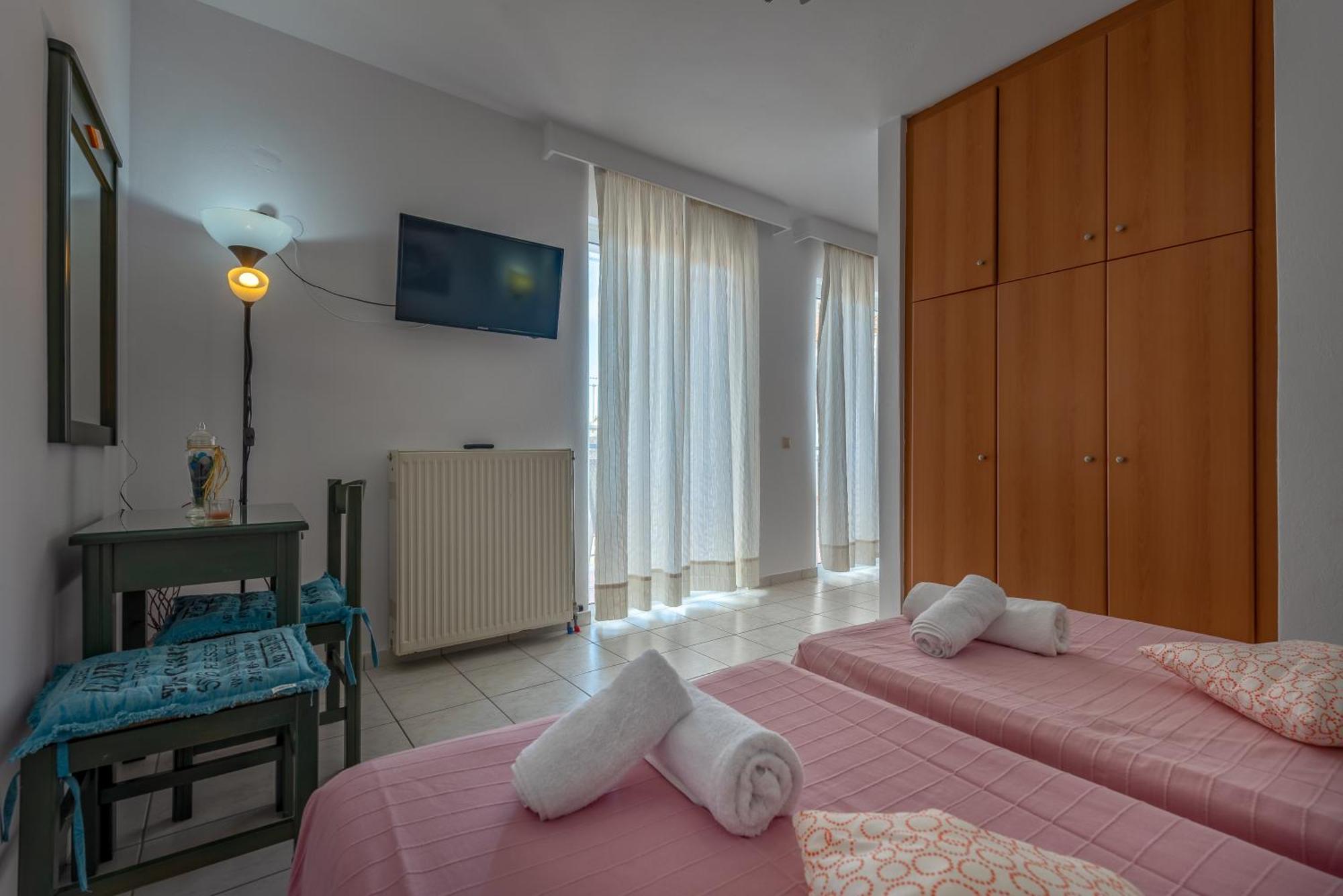 Mandy Seafront Studios Закинтос Номер фото