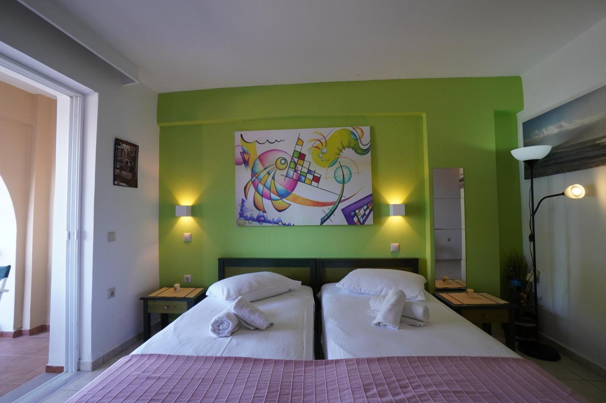Mandy Seafront Studios Закинтос Номер фото