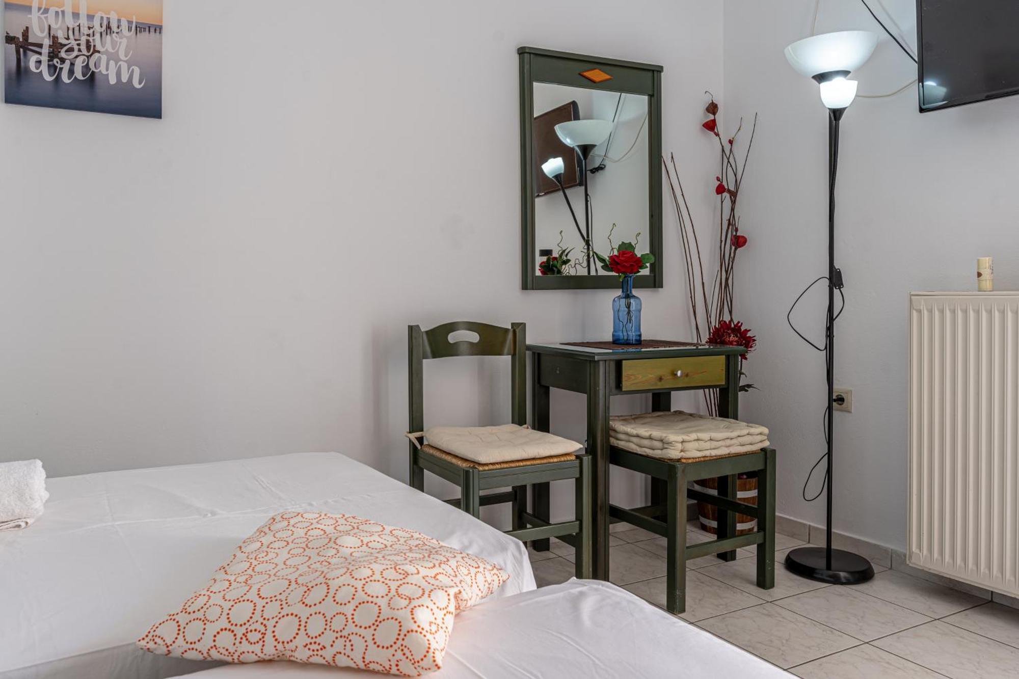 Mandy Seafront Studios Закинтос Номер фото