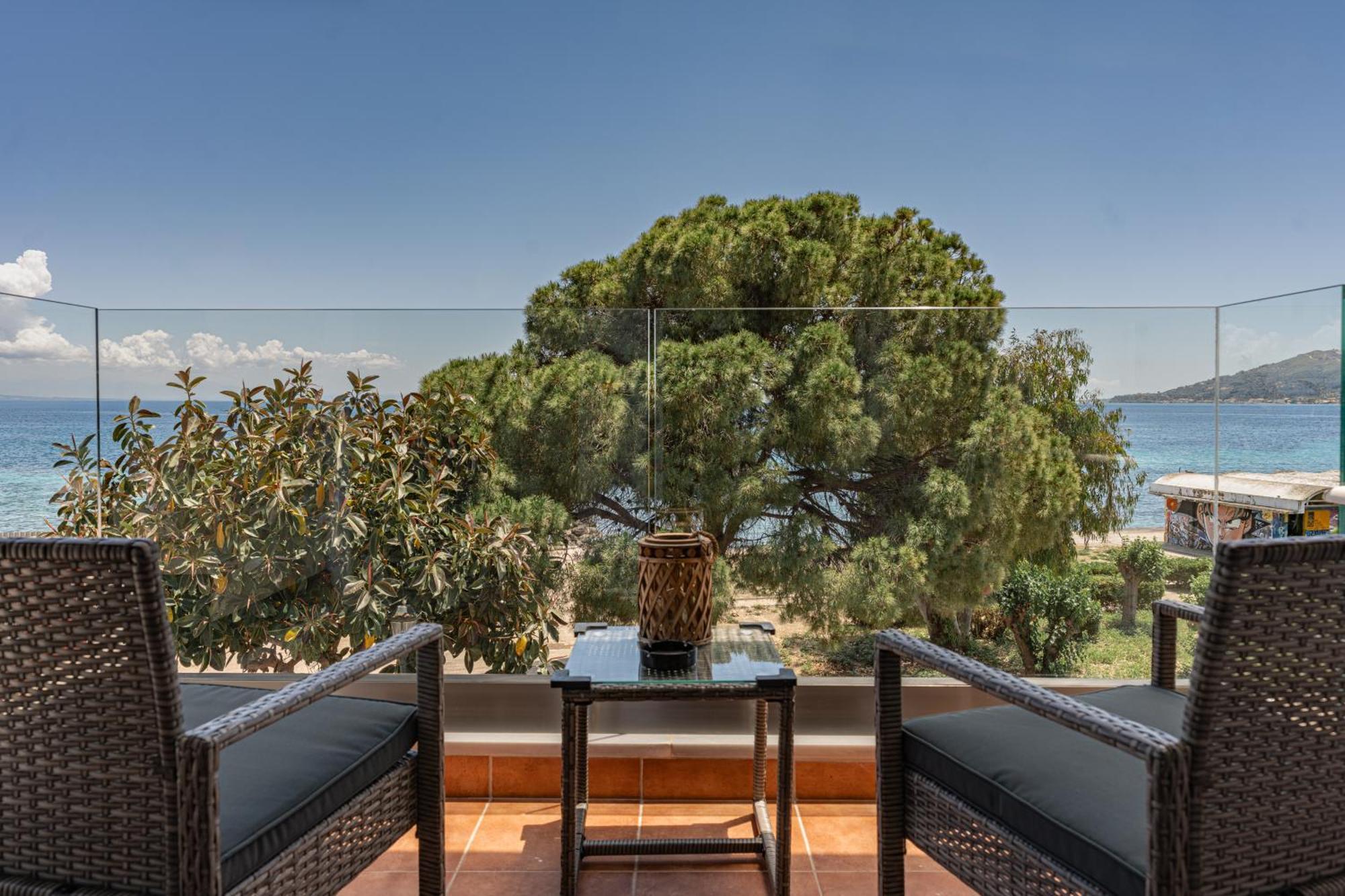 Mandy Seafront Studios Закинтос Номер фото